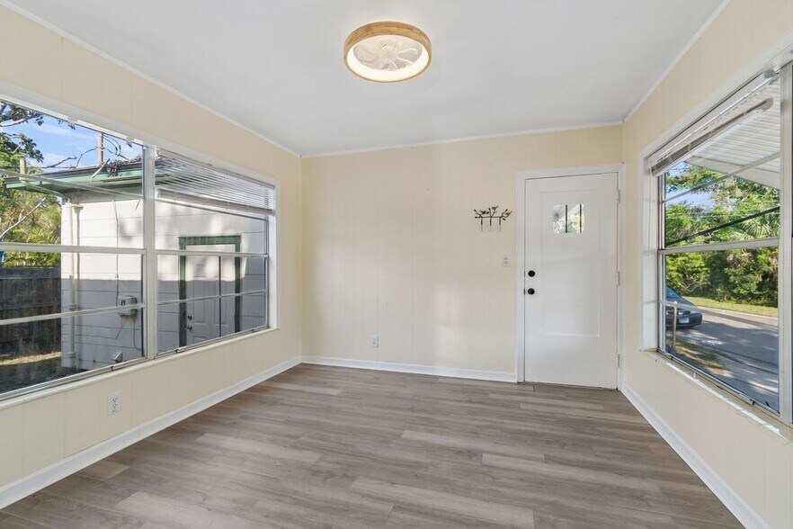 Building Photo - 1101 27th St N