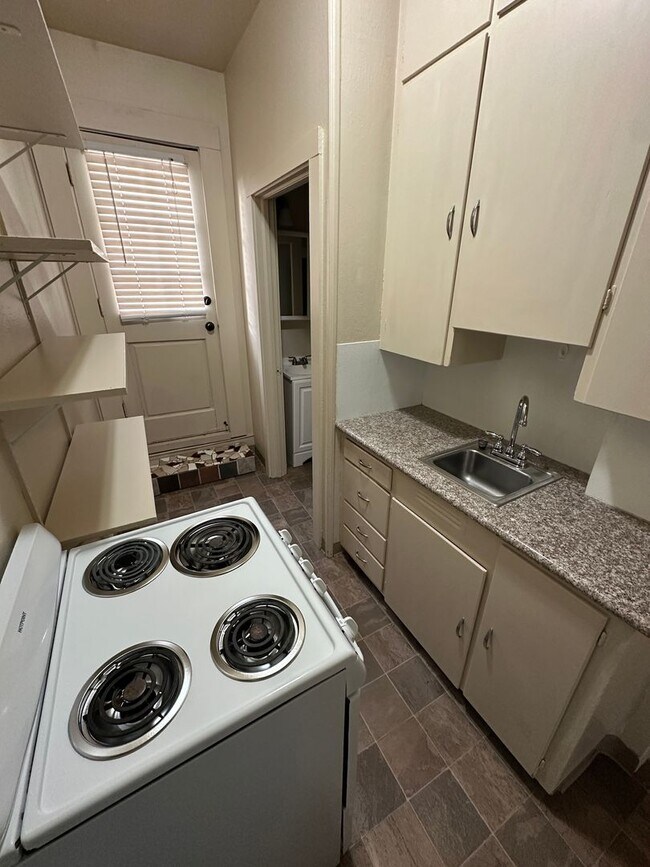 Building Photo - (488) 15th Street Apartments - 1 Bedroom / 1 Bathroom