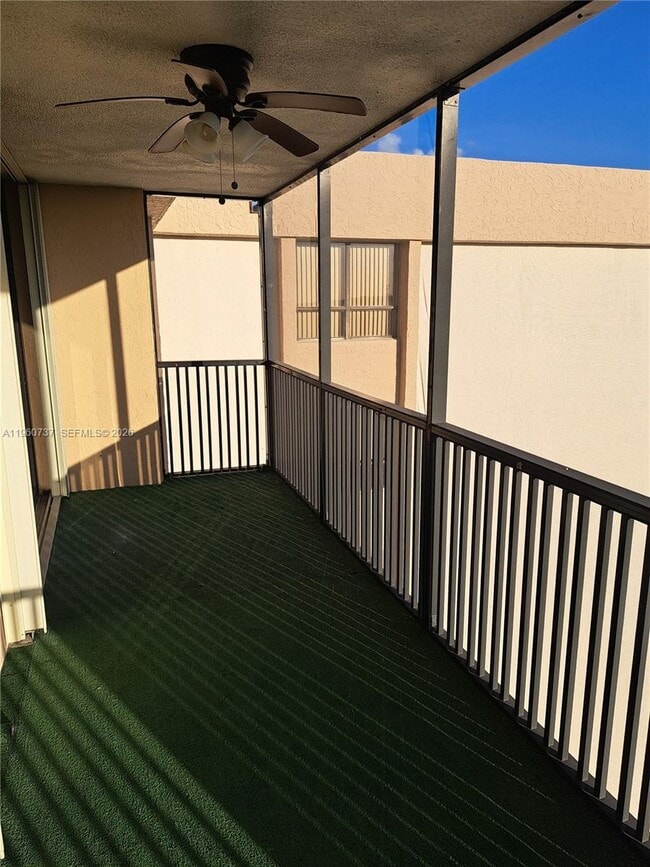 Building Photo - 900 NE 195th St