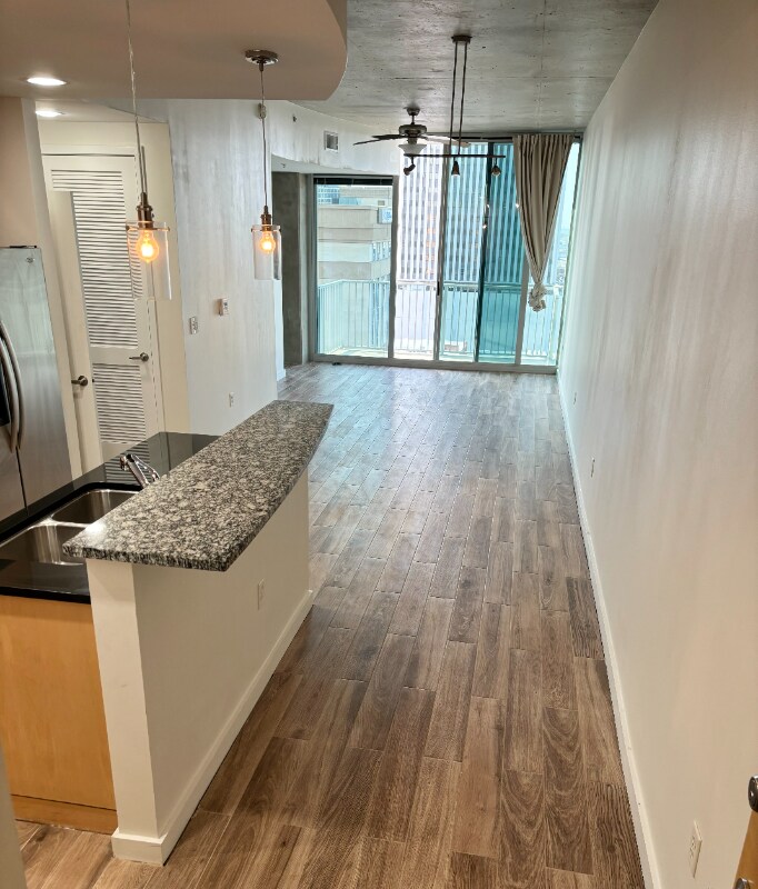 Building Photo - 777 N Ashley Dr