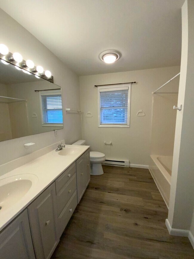 Building Photo - 5 br, 3 bath House - 35 CINDER RD