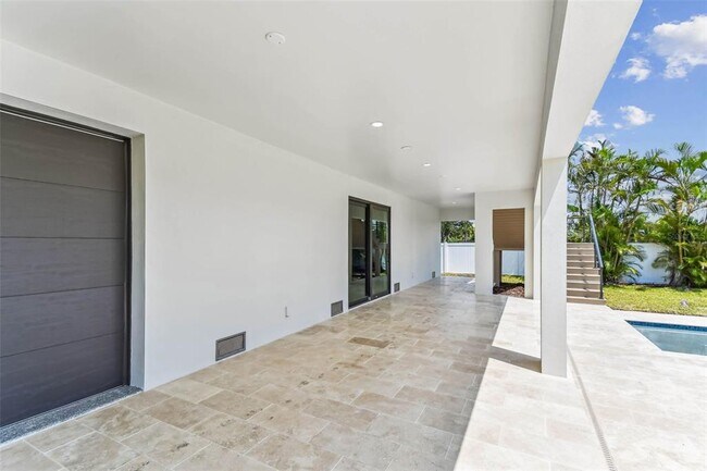 Building Photo - 3 Treasure Ln