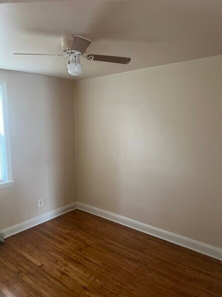 Building Photo - 5709 Simmonds Ave