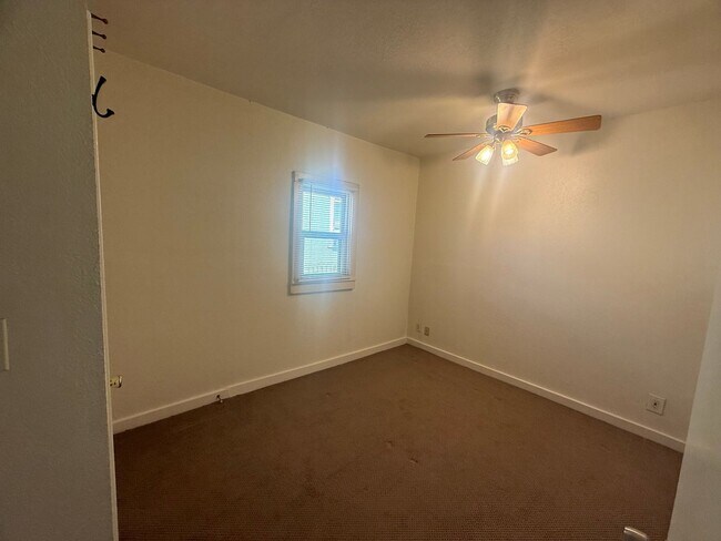 Building Photo - $0 DEPOSIT OPTION! CHARMING EDGEWATER 3 BED/2BATH HOME 3 BLOCKS FROM SLOAN'S LAKE