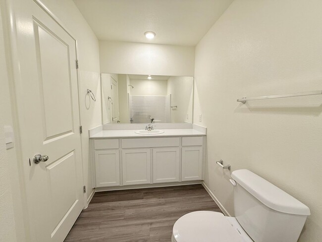 Building Photo - BRAND NEW 3 BED 2.5 BATH 2 CAR GARAGE TOWN...