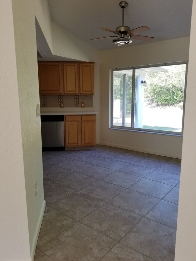 Building Photo - 7247 River Country Dr
