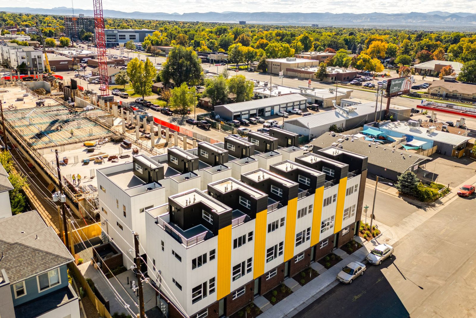 Building Photo - 4100 E Warren Ave