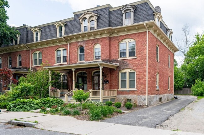 Building Photo - 42 Pomeroy Ave