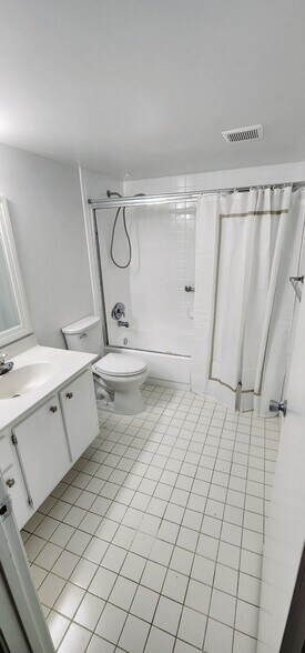 Building Photo - 801 SW 133rd Ter