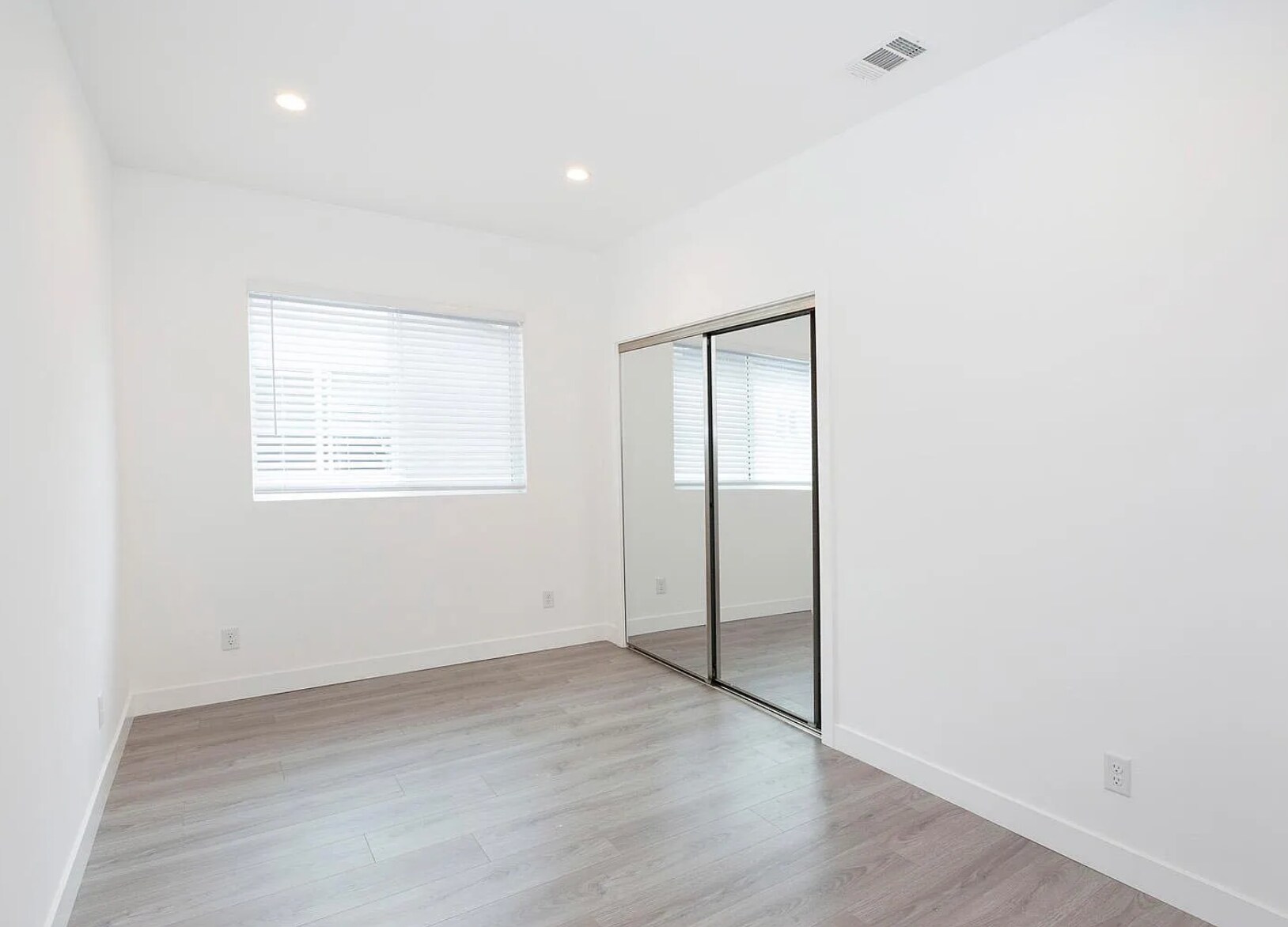 Building Photo - 5026 Cleon Ave