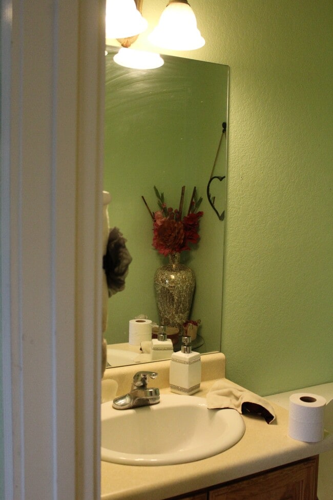 Building Photo - 165 Caywood Ct