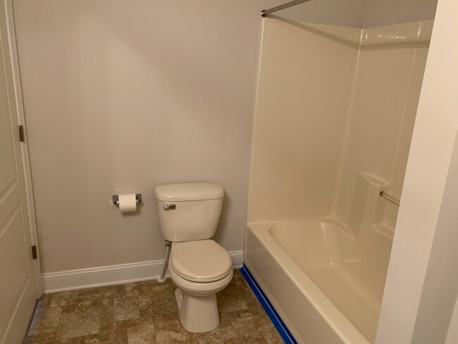 Building Photo - 1244 Kings Hwy