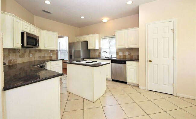 Building Photo - 4602 Rainbow Valley Ct
