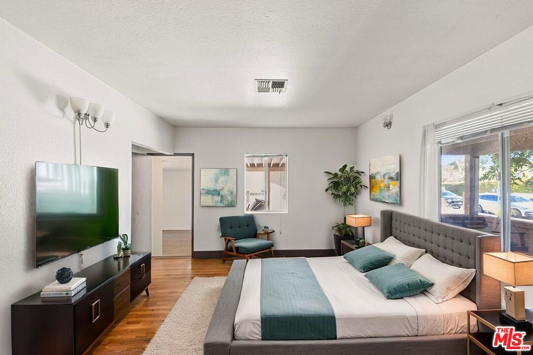 Master Bedroom - 5723 Stansbury Ave
