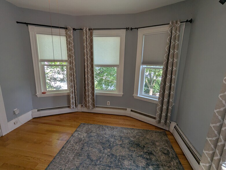 Building Photo - 17 Lowell Street Pl