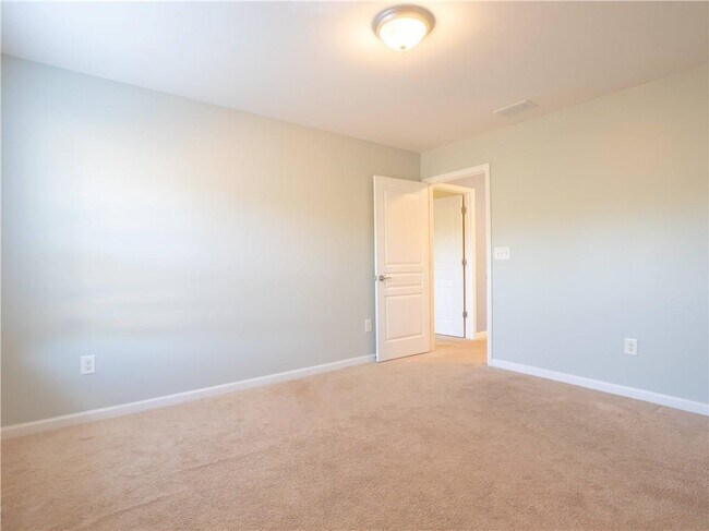 Building Photo - 4550 Farmstead Dr