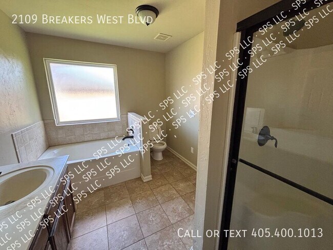 Building Photo - 2109 Breakers W Blvd
