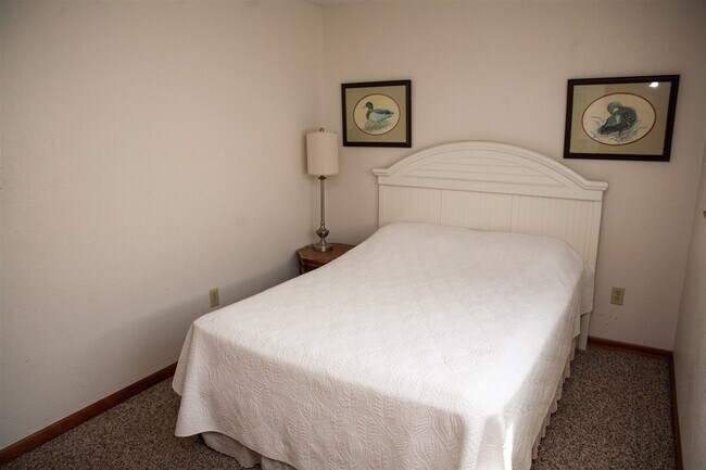 Building Photo - 40393 N Beachcomber Dr