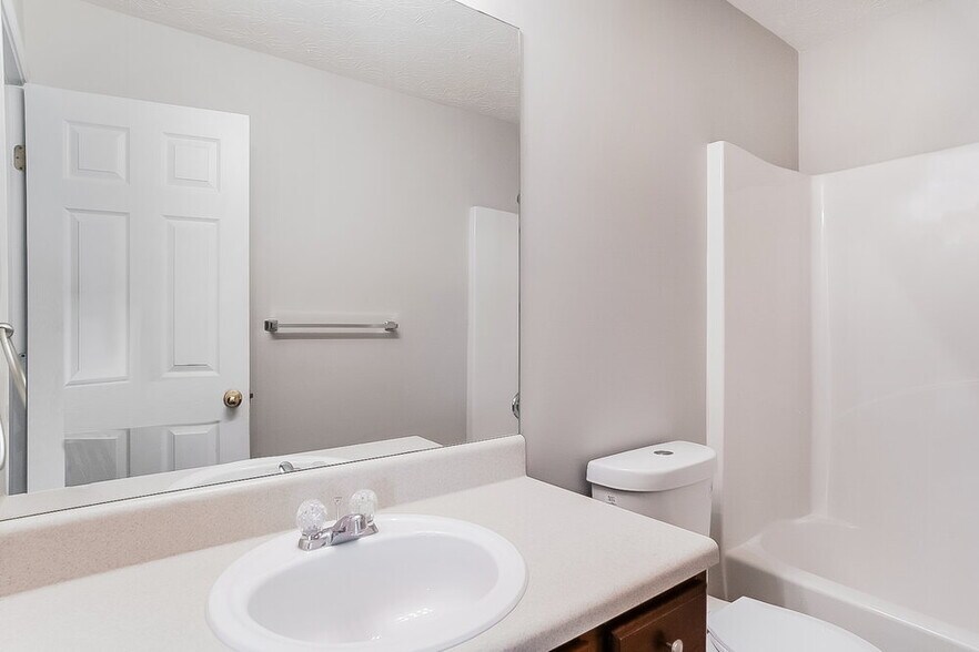 Building Photo - 95 Golden Pine Rd