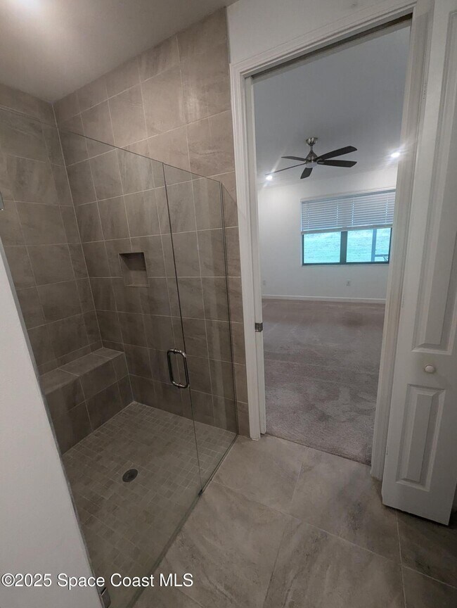 Building Photo - 9953 Alister Dr
