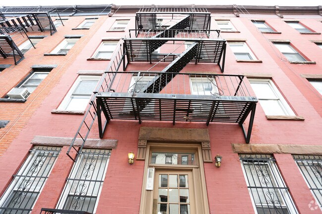 Building Photo - 232 Sackett St