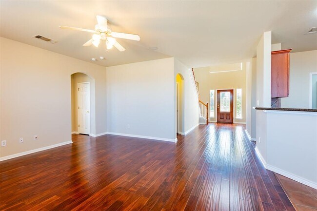 Building Photo - 9329 Castle Pines Dr