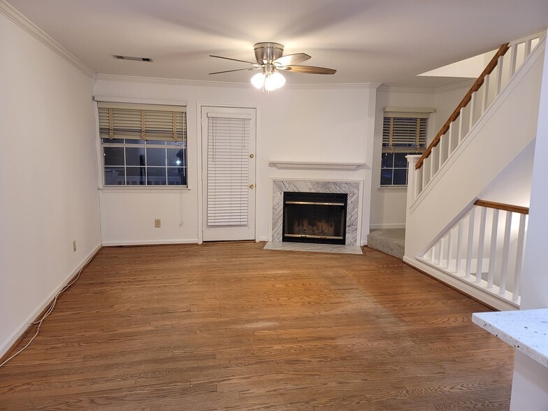 Building Photo - 5712 Chapman Mill Dr