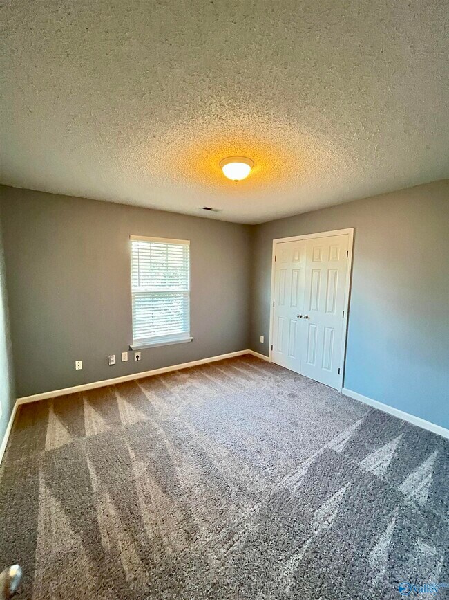 Building Photo - 143 Bremerton Dr SW