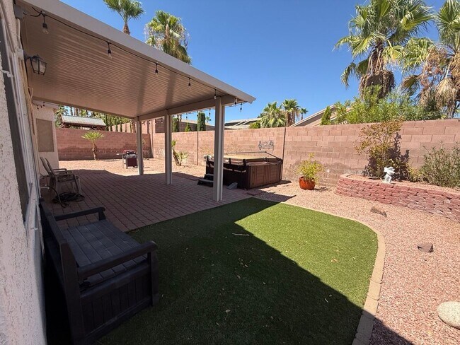 Building Photo - FURNISHED/UNFURNISHED IMMACULATE & IMMEDIATE OCCUPANCY 3BEDROOM GREEN VALLEY BEAUTY!