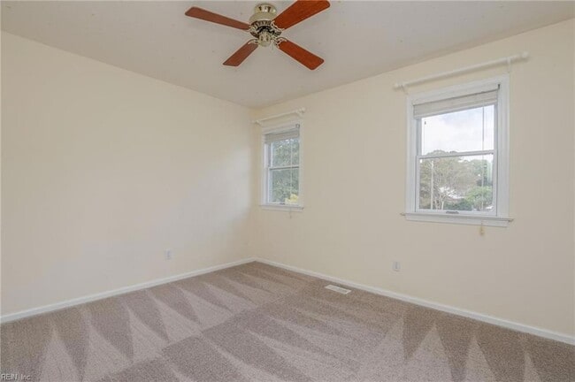 Building Photo - 521 Shakespeare Dr