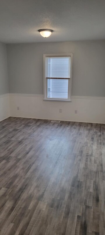 Building Photo - 321 Nelson St