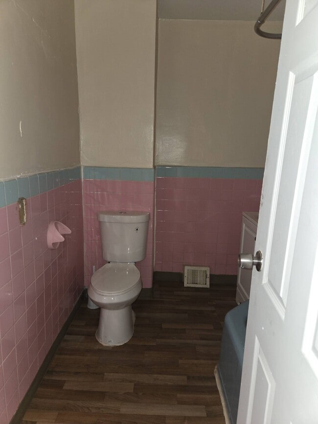 Building Photo - 1603 S Dover St