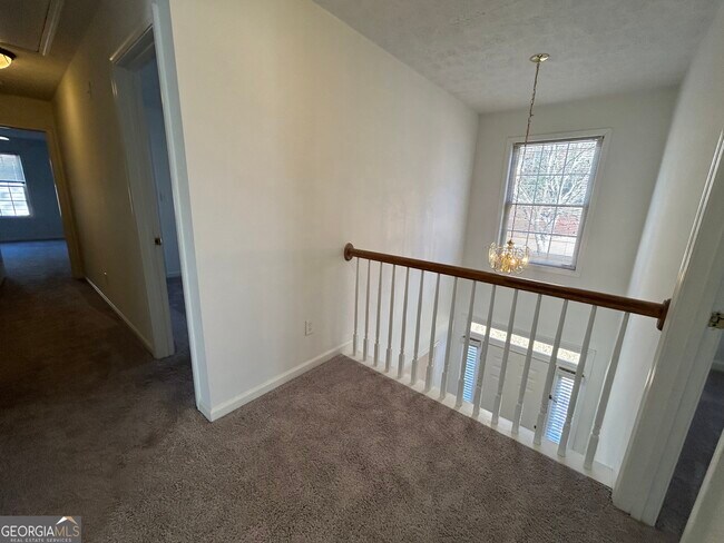 Building Photo - 2022 Whitfield Ln