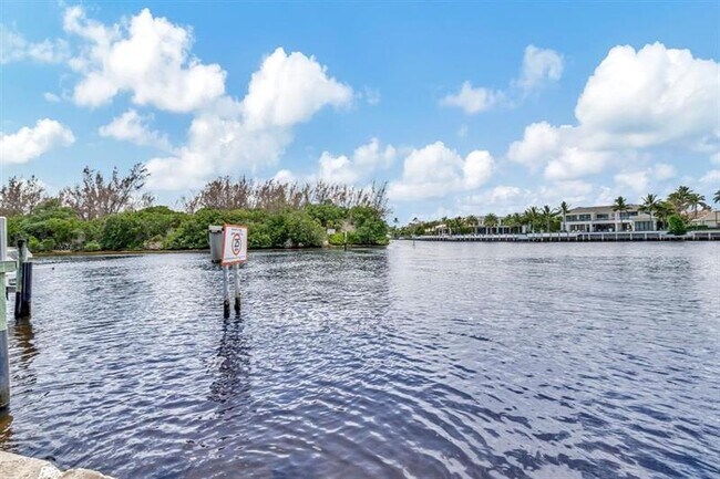 Building Photo - 1932 NE 7th St