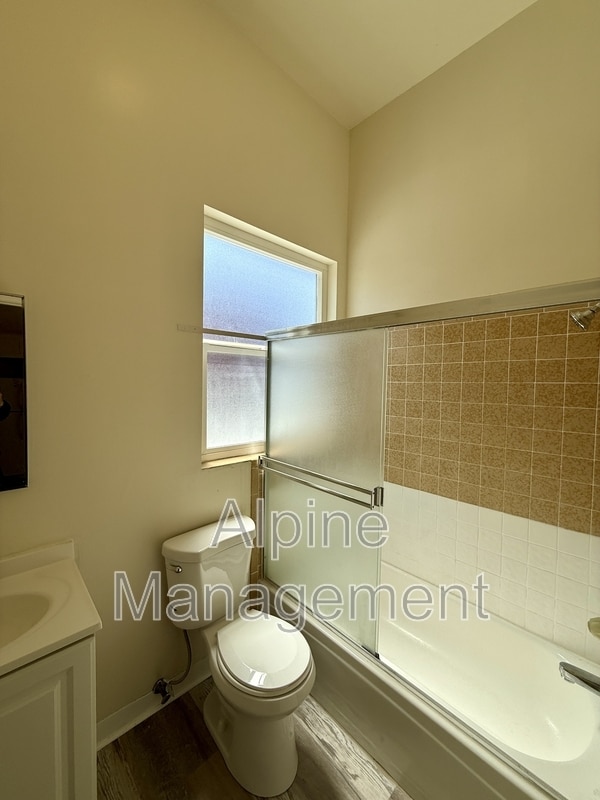 Building Photo - 2315 Mission St