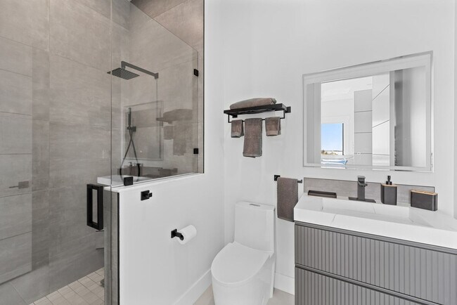 Building Photo - 247 Pescayo Ave