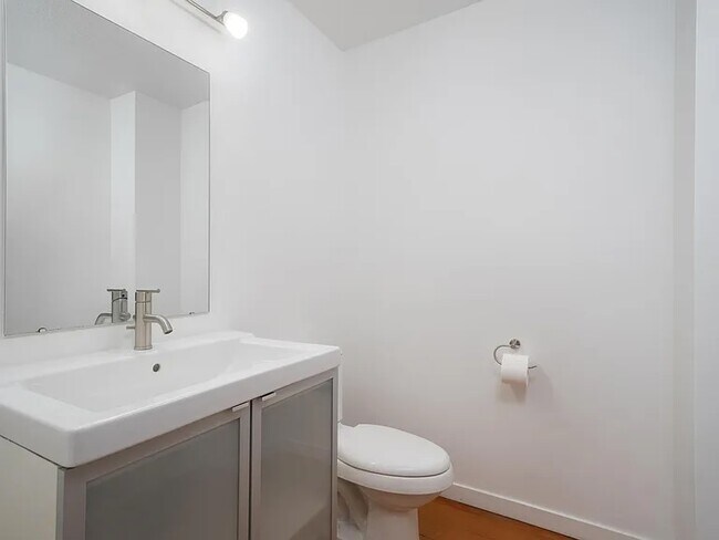 Building Photo - 38 NE Going St