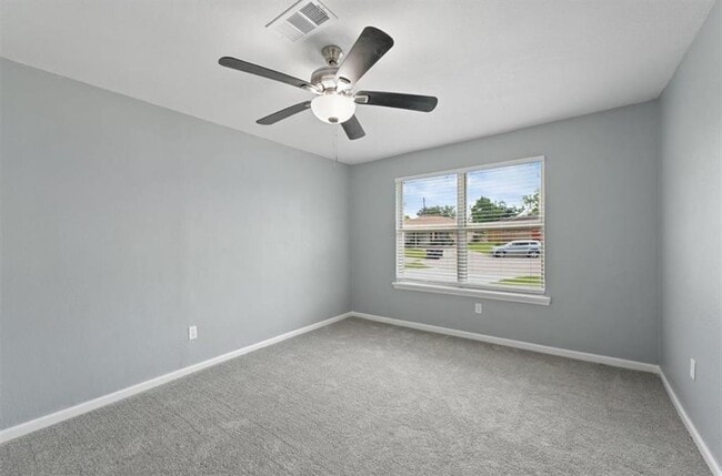 Building Photo - 405 Kelly Ln