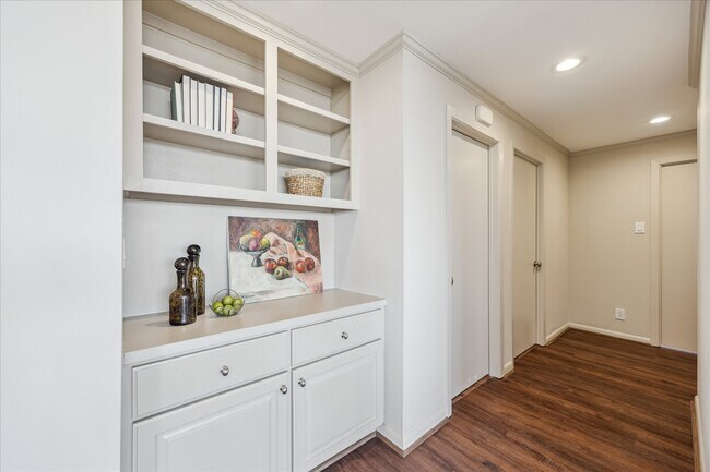 Building Photo - 49 Briar Hollow Ln