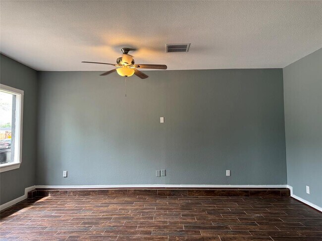 Building Photo - 3811 Florinda St