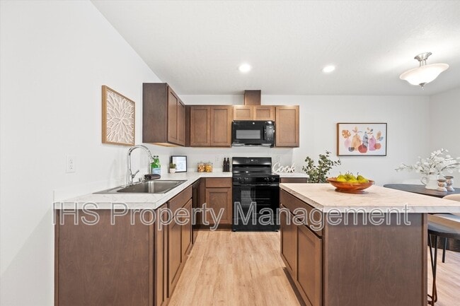 Building Photo - 4823 W Quinault Dr