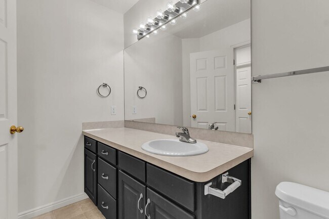 Building Photo - Spacious 5 Bed Kaysville Home with 3-Car Garage
