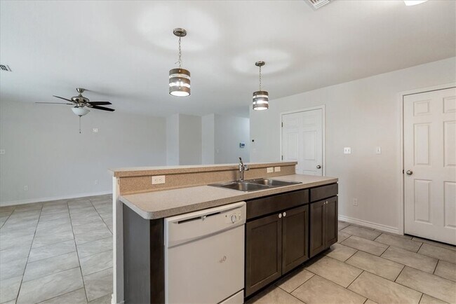 Building Photo - 525 Military Dr