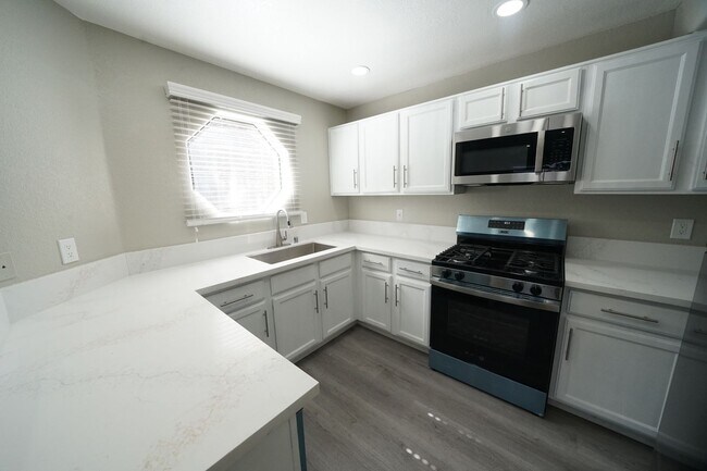 Building Photo - 5022 S Rainbow Blvd