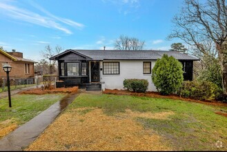 Building Photo - Renovated Home Nestled in Quiet Neighborhood