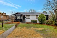 Building Photo - Renovated Home Nestled in Quiet Neighborhood