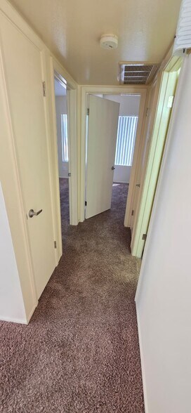 Building Photo - 24 N Mesa Dr