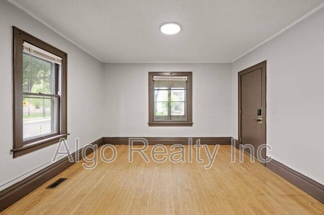 Building Photo - 3400 Elliot Ave