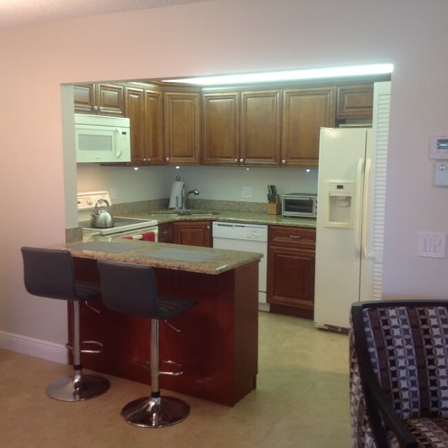 Building Photo - 221 Pine HOV Cir