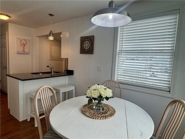 Building Photo - 7 White Cap Rd